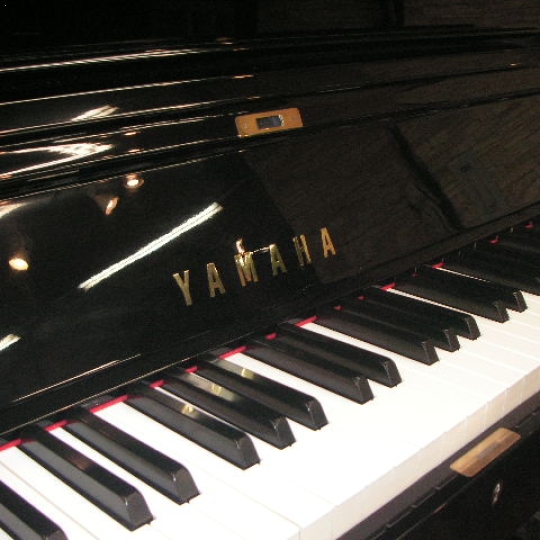 Piano Yamaha YUA Black