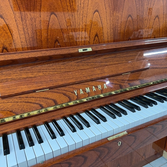 Piano Yamaha W104 Walnut