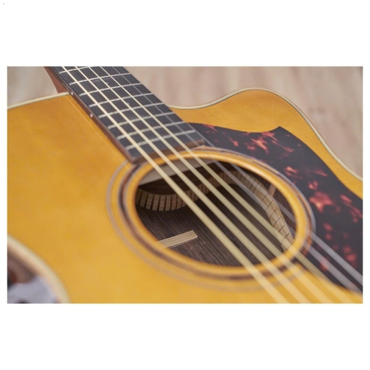 Guitar Yamaha AC5R ARE