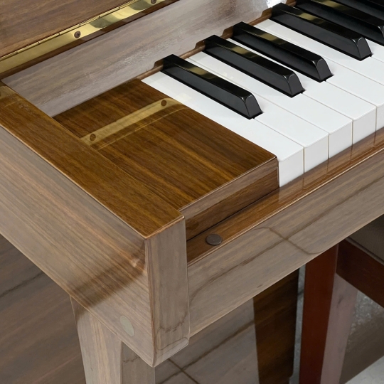 Piano Yamaha MC204 Walnut