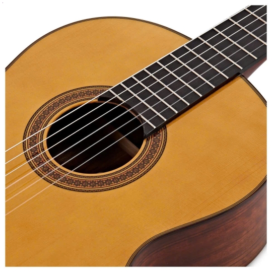 Guitar Yamaha CG-TA