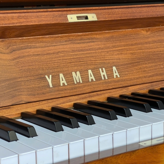Piano Yamaha W101 Walnut