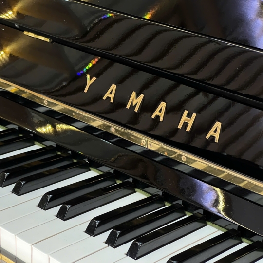 Piano Yamaha U1E-BL