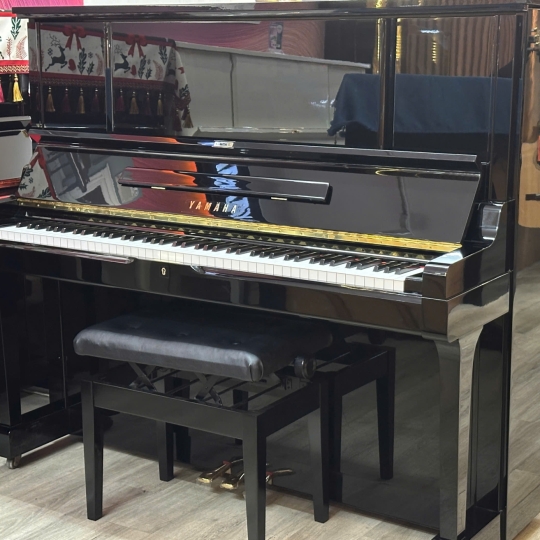 Piano Yamaha UX3 Black